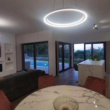 Villa Sunlife With Pool&sauna By Guide