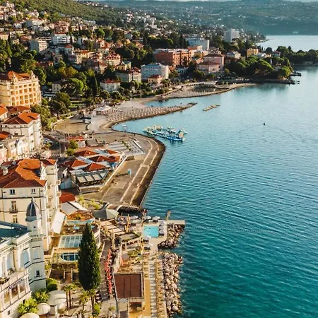 Villa Sunlife With Pool&sauna By Guide *