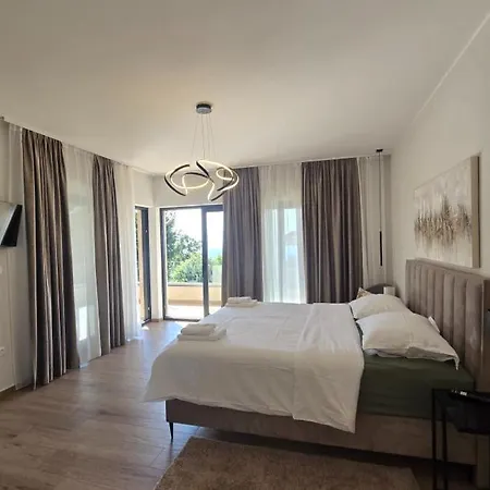 Villa Sunlife With Pool&sauna By Guide