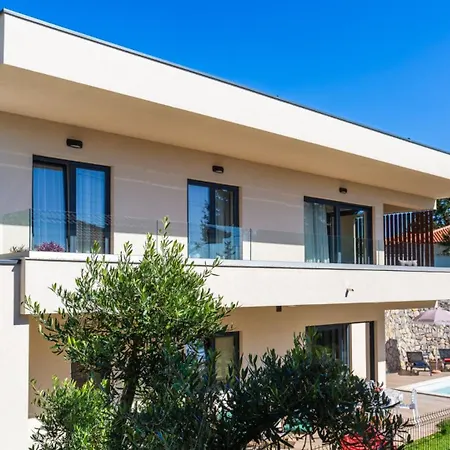 Villa Sunlife With Pool&sauna By Guide *